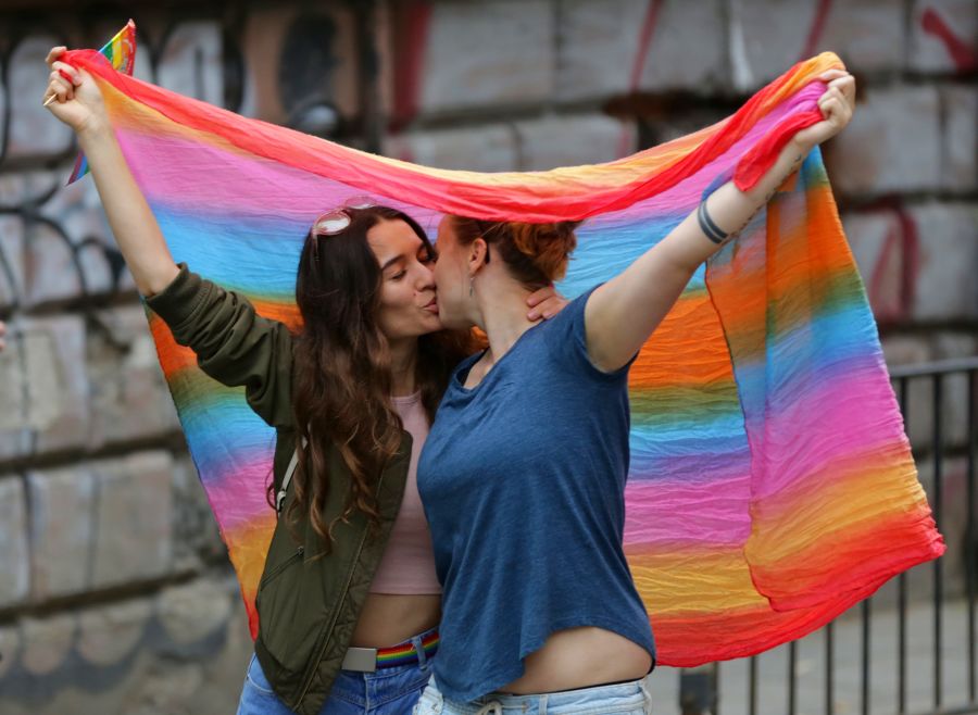 lesbian-dating-flag